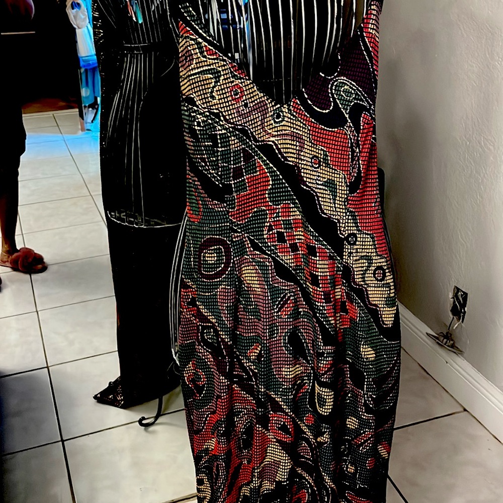 For my is too dressing ,beutiful colorblack,and gold